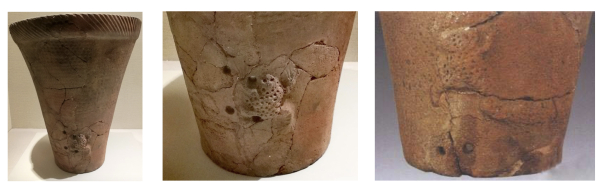 图1：查海文化蛇衔蟾蜍陶罐及细部，辽宁省博物馆藏