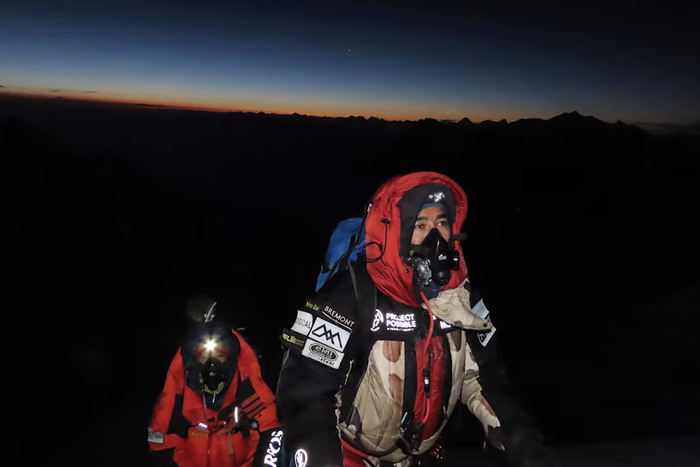 攀登干城章嘉峰途中