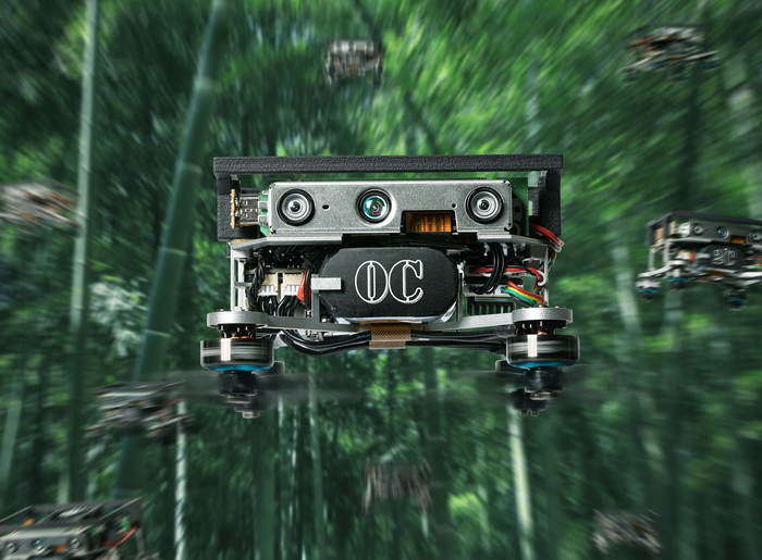 科研团队研发的微型智能空中机器人