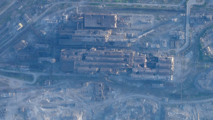 当地时间2022年5月4日，乌东部城市马里乌波尔，PBC行星实验室拍摄的卫星图像显示了亚速钢铁厂的受损情况。
