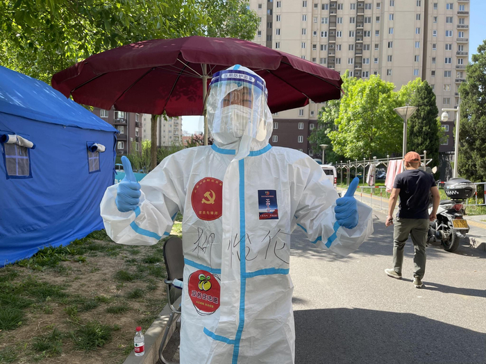 柳怡伦在晨风园小区管控二区的办公点位。 受访者供图