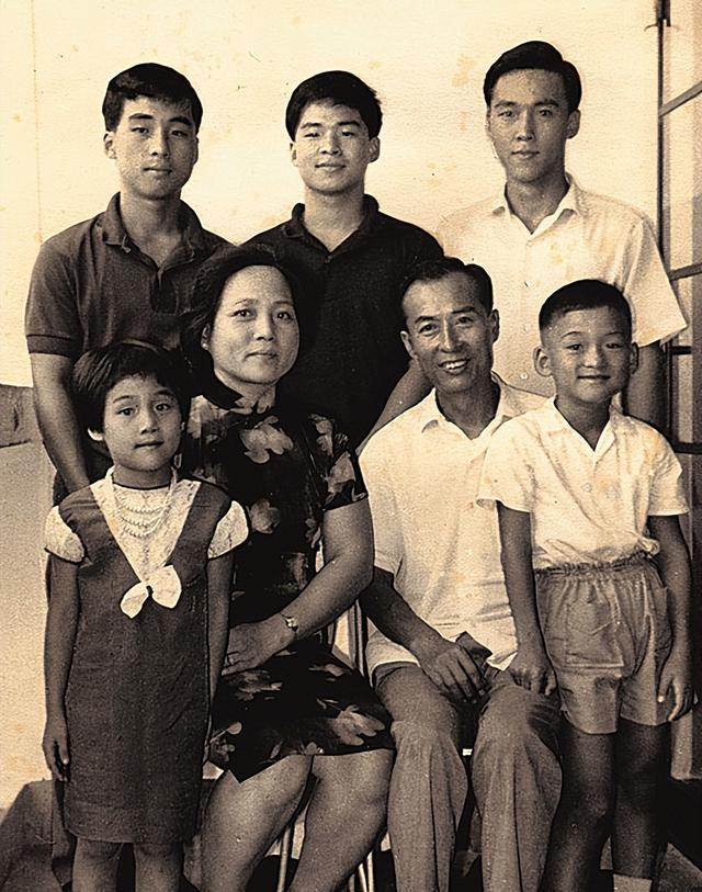 为什么验尿要200有人断绝关系有人从头再来，还有人陈尸山林，明星的那些吸血家人_https://www.jmylbn.com_新闻资讯_第23张