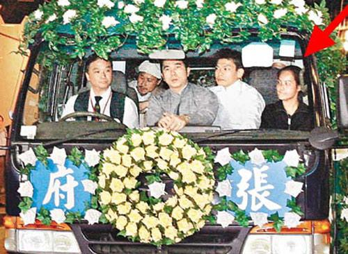 为什么验尿要200有人断绝关系有人从头再来，还有人陈尸山林，明星的那些吸血家人_https://www.jmylbn.com_新闻资讯_第16张