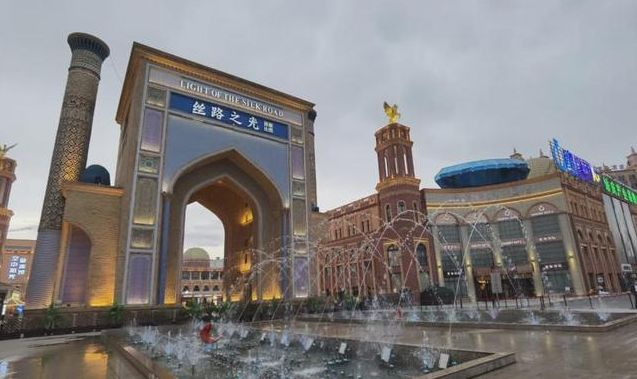 伊宁市属于哪个市?