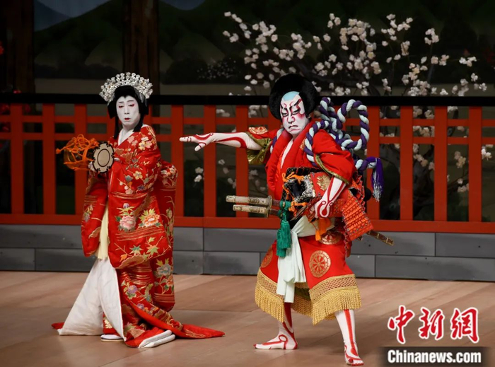 日本歌舞伎表演。中新社记者  侯宇 摄