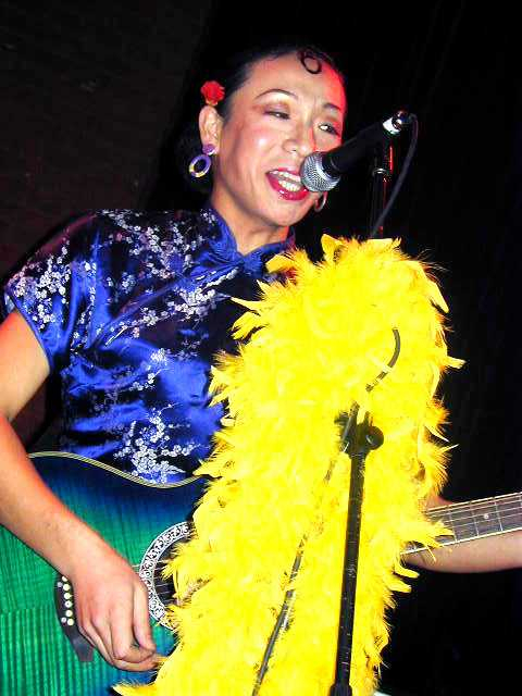 2000年，北京登场