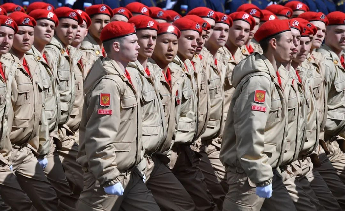 当地时间2022年5月9日，俄罗斯莫斯科，青年军方阵接受检阅。