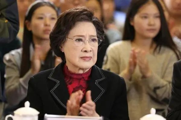 《青海湖畔》剧照