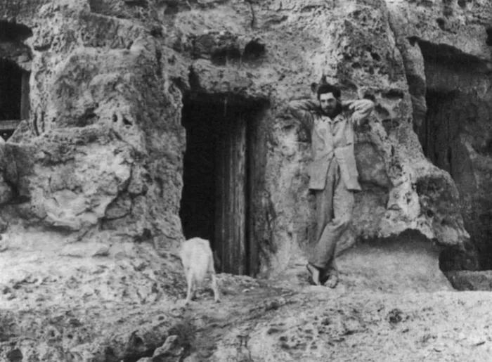 皮特里在墓室入口拍摄的珍贵的照片