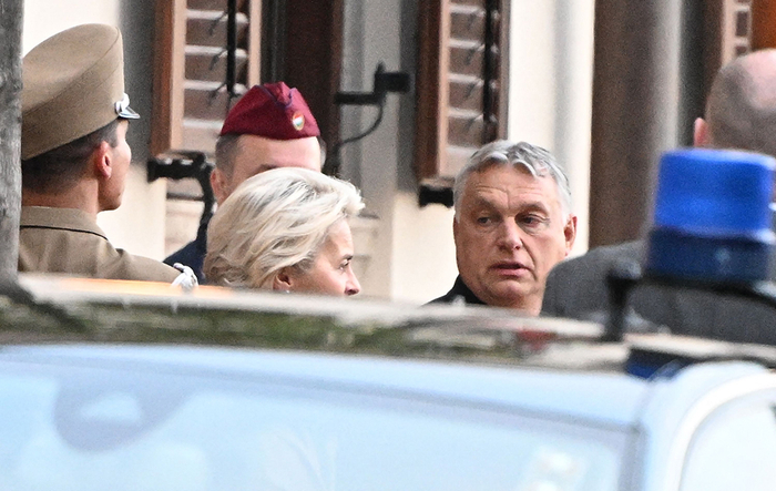 当地时间2022年5月9日，匈牙利布达佩斯，欧盟委员会主席冯德莱恩到访匈牙利并与匈牙利总理欧尔班会晤。人民视觉&nbsp; 图