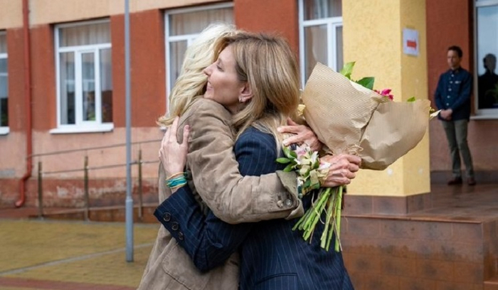 美乌第一夫人在基辅会面 视频截图