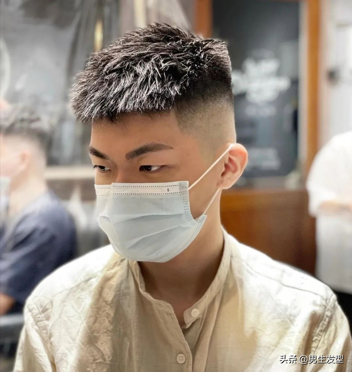 男生清爽易打理的3款短发，谁剪谁帅气