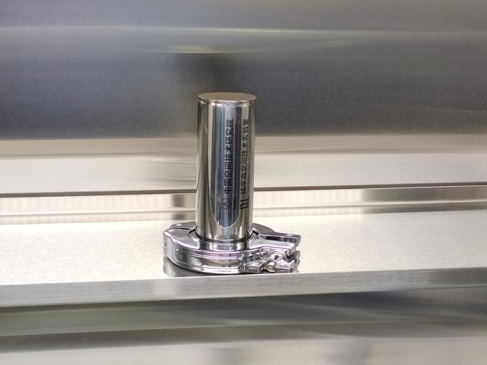 　　这是存放在南京大学月球样品实验室的嫦娥五号月壤样本。新华社记者 陈席元摄