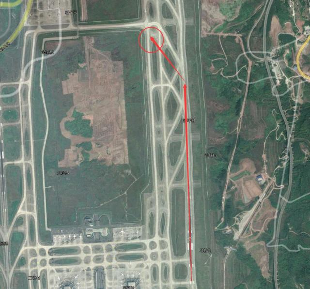 事故飞机路径示意图，圆圈位置为飞机停下的位置 