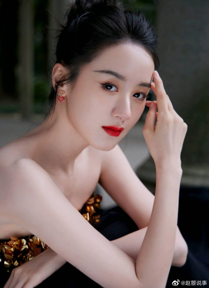 作为90后女明星袁冰妍的每一步成名之路都非常地艰辛