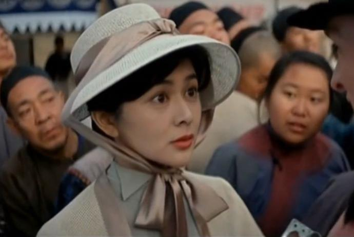 12版“十三姨”颜值对比:关之琳明艳,郝蕾娇俏,后一代不如一代
