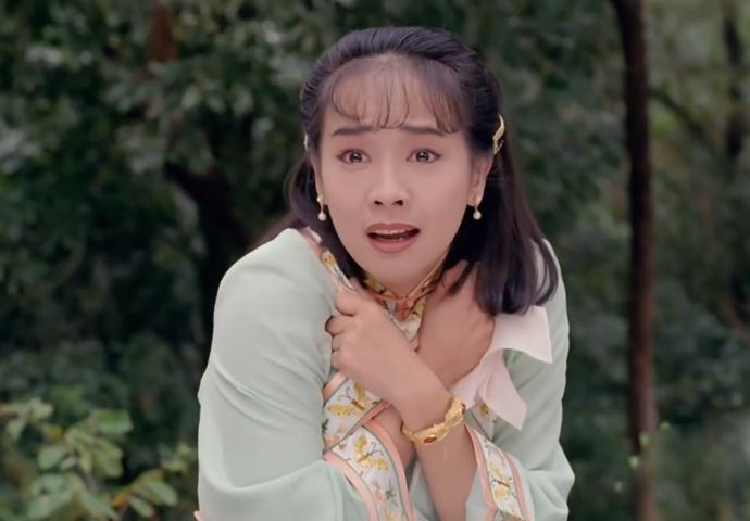 12版“十三姨”颜值对比:关之琳明艳,郝蕾娇俏,后一代不如一代