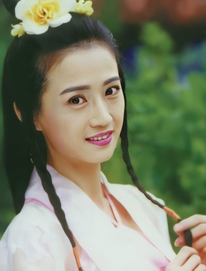 桑妮:25岁走红,35岁出家当尼姑,销声匿迹11年|香港|演艺圈|娱乐圈|电视剧|合约_新浪新闻