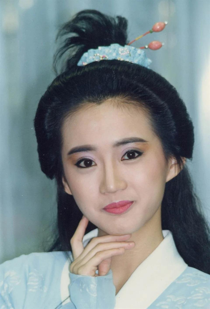 桑妮:25岁走红,35岁出家当尼姑,销声匿迹11年|香港|演艺圈|娱乐圈|电视剧|合约_新浪新闻