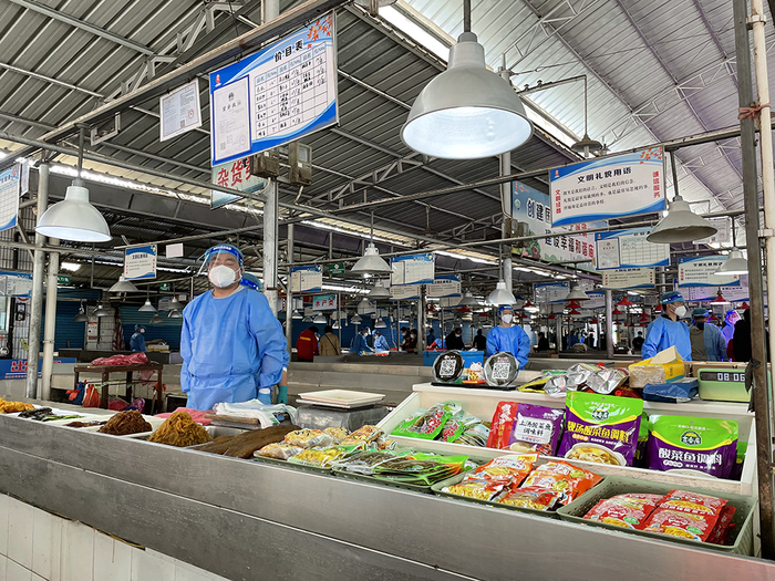 5月16日，崇明庙镇的集贸市场复市。 上海崇明区供图