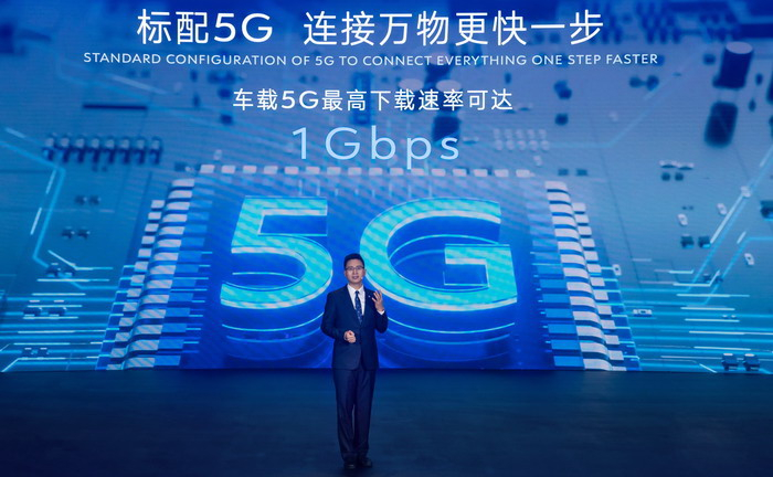 （▲比亚迪集团副总裁、产品规划及汽车新技术研究院院长杨冬生）