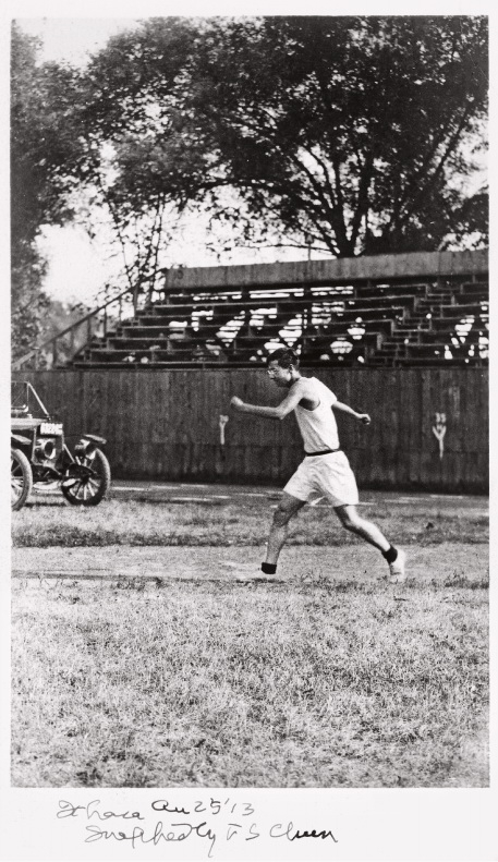 赵元任曾获得一英里竞走冠军（V.S. Chen拍摄，1913年）