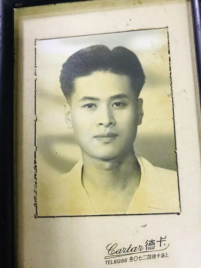 年轻时的叶鸣  叶芬供图