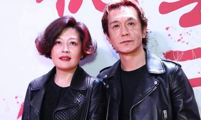 李咏妻女定居美国！哈文晒照庆女儿20岁生日，法图麦颜值高太好看