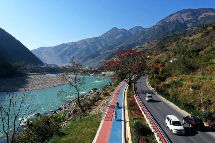 怒江美丽公路。