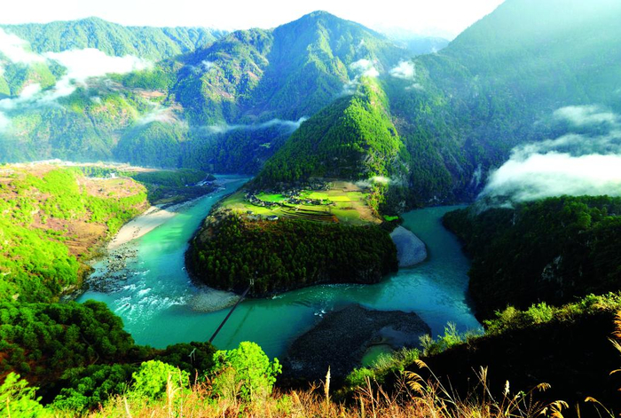 怒江的桃花岛。