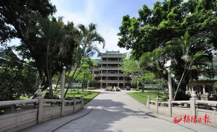 邱金元纪念中学校园一角。林盛葵 摄