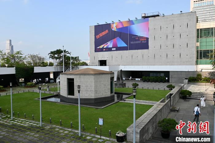 香港大会堂的纪念花园。　李志华 摄