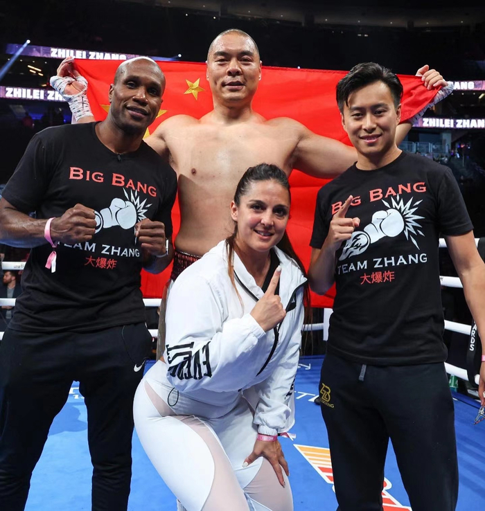 张志磊（中上）和李茂沛（右）。