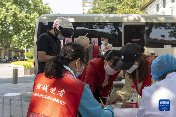 河南郑州新冠疫苗接种车助力疫情防控