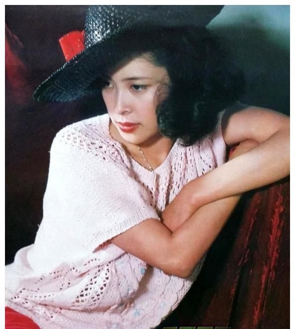 90年代追过的"挂历女神",有人至今未婚,有人8次被封影后|颜丙燕|挂历