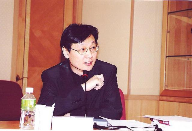 "燕子姐姐"陈燕华:32岁嫁大学教授,放弃事业和丈夫去国外