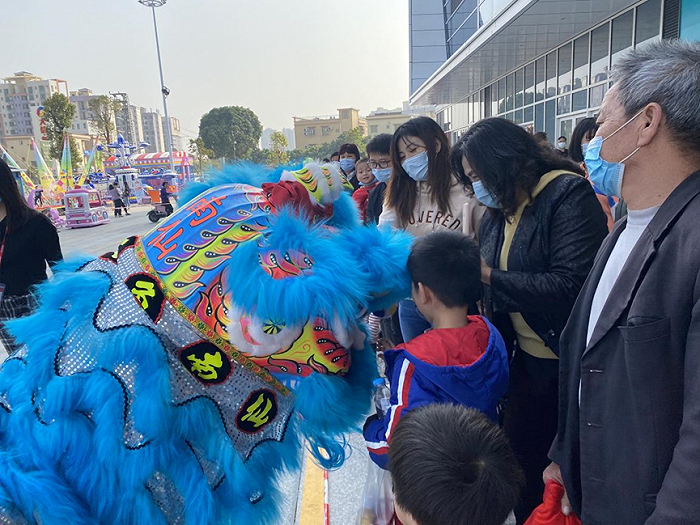 表演中的“醒狮”