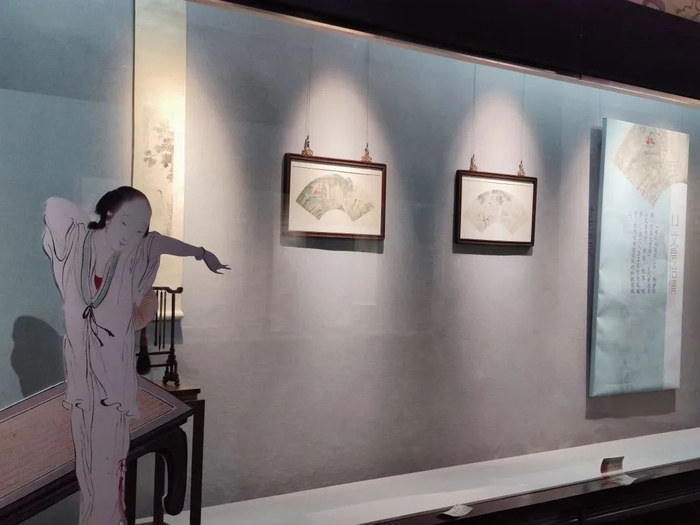 “素影清风遣淡香——扬州博物馆藏仕女画特展”现场