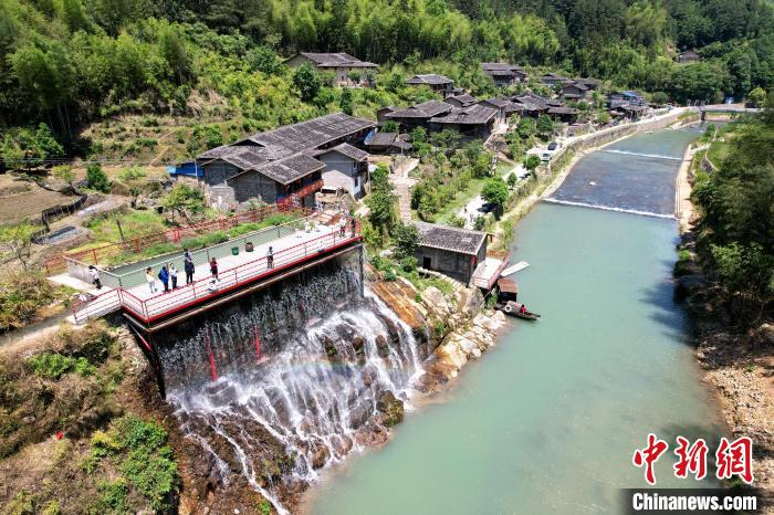闽侯县廷坪乡塘里古村落风景秀美。　王东明 摄
