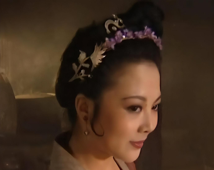 梁丽:因“孙二娘”走红,从女一号到“通缉犯”,她都经历了什么|梁丽|孙二娘|通缉犯|前夫|西安|妲己|潘金莲|离婚|导演|电视剧_新浪娱乐_新浪新闻