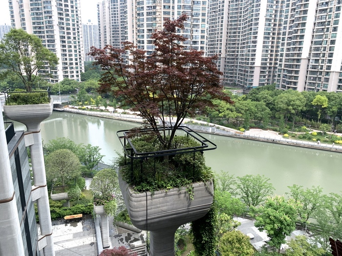 从天安千树商场五楼露台往外看。澎湃新闻记者 朱奕奕 图