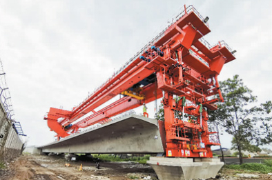 为雅万高铁量身打造的JQS900架桥机。中铁科工供图