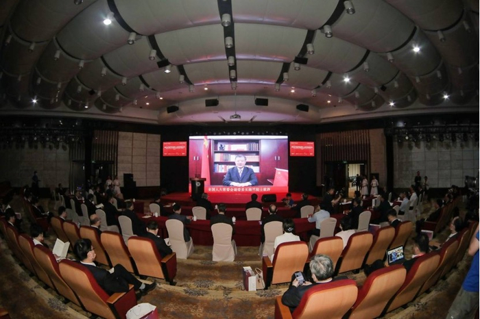 全国人大常委会副委员长陈竺。