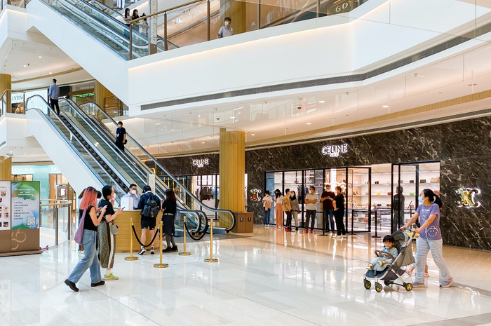 5月29日，上海恒隆广场恢复营业 图片来源：Stanley