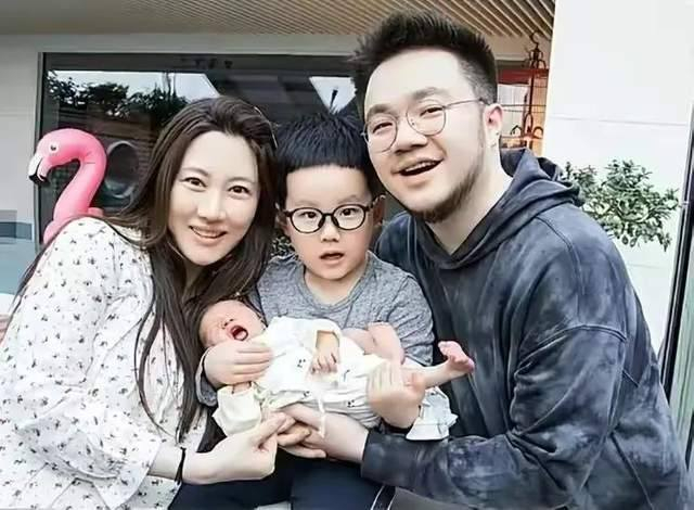 坐牢和爆红,深情和花心,网红和运动员,娱乐圈有种差距叫亲兄弟