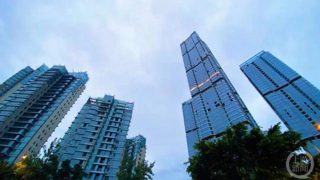 成都市锦江区某在售楼盘。图片来源/受访者供图