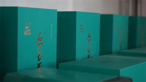 部分石阡苔茶产品展示。郭娇 摄
