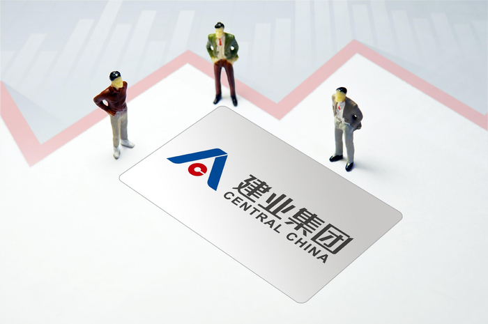 建业地产引入河南铁建入局，在股东构成中加入了国资背景。图/IC photo