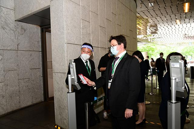 上海中心大厦入口。 受访者供图