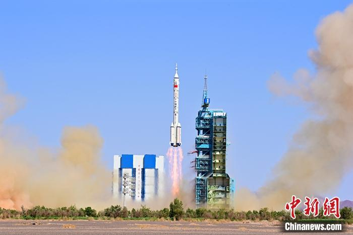 汪江波 摄
